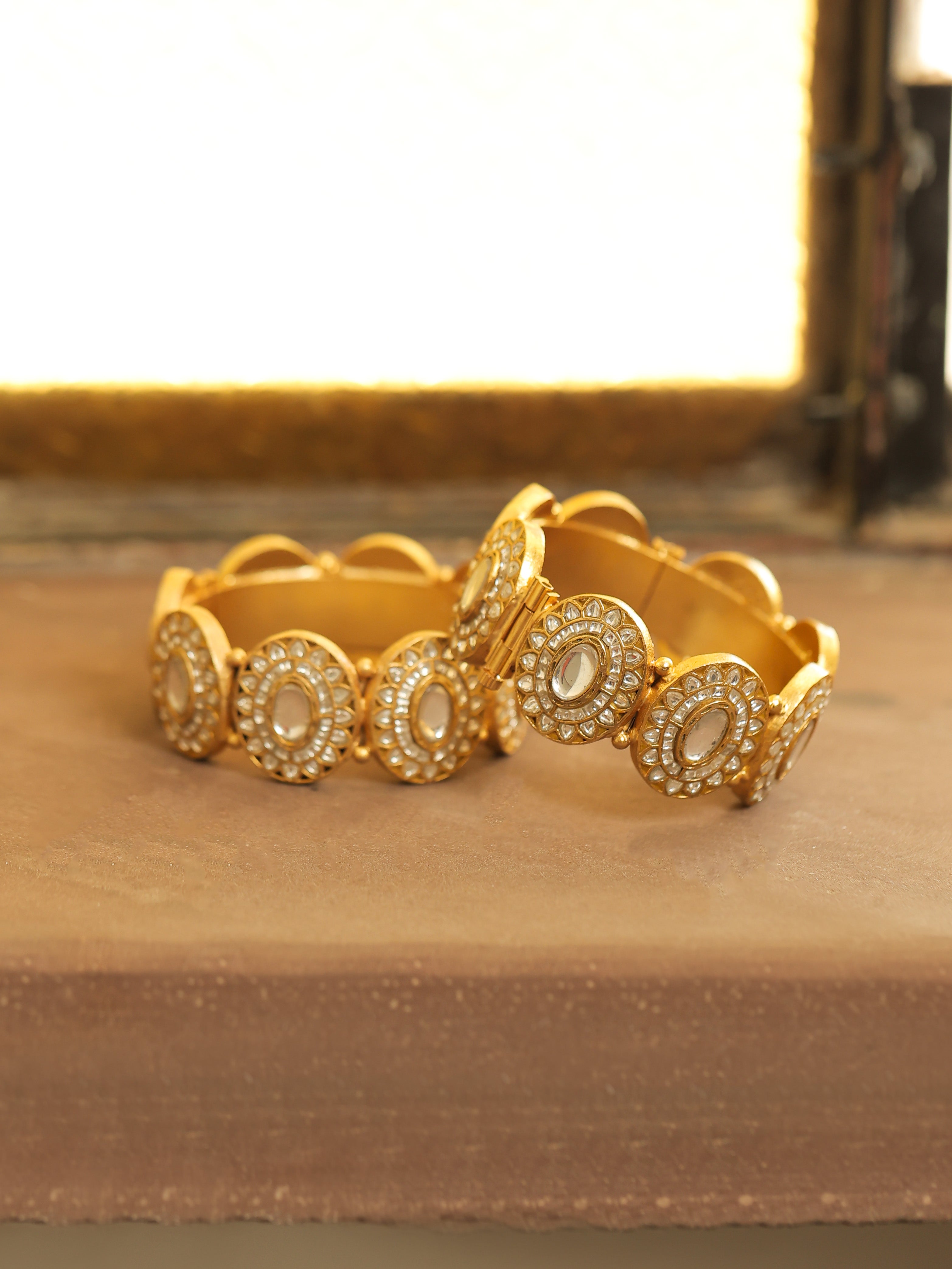MDB356- White Colour Gold Plated Jadau Kundan Thappa Bangle