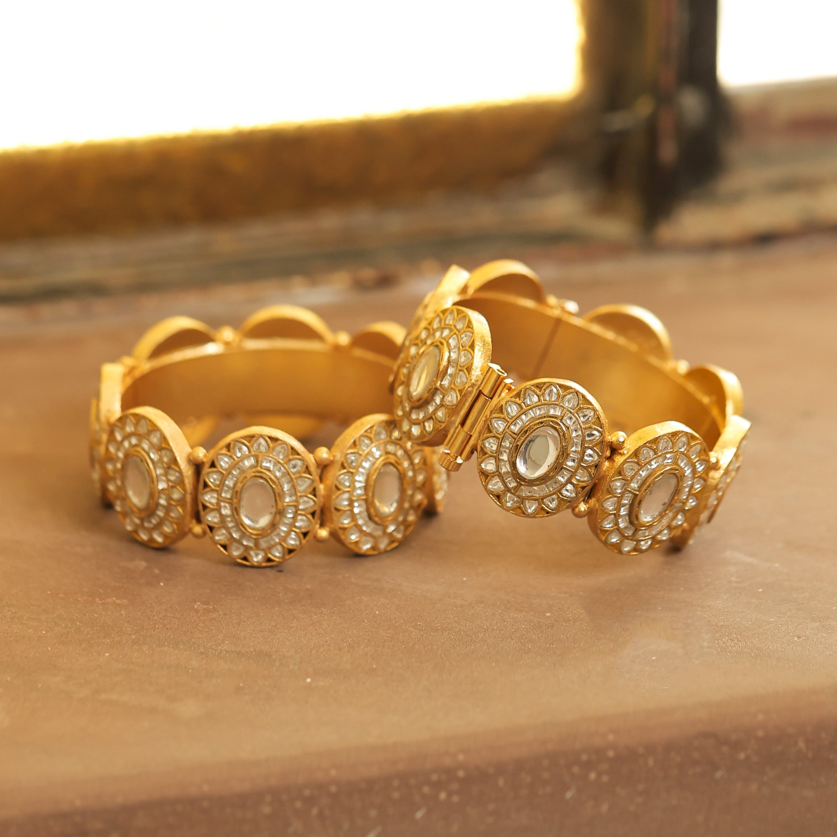 MDB356- White Colour Gold Plated Jadau Kundan Thappa Bangle