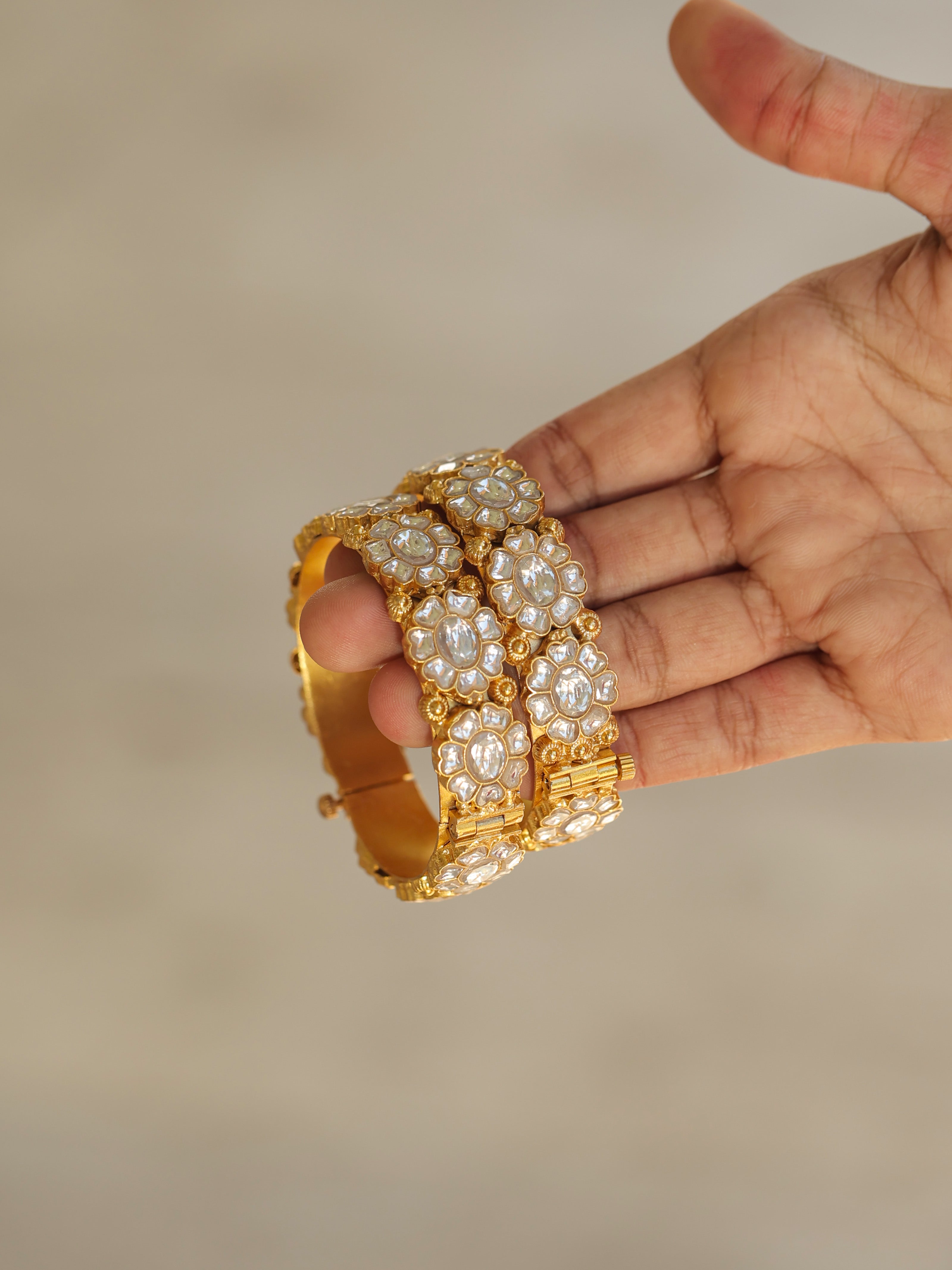 MDB357- White Colour Gold Plated Jadau Kundan Thappa Bangle