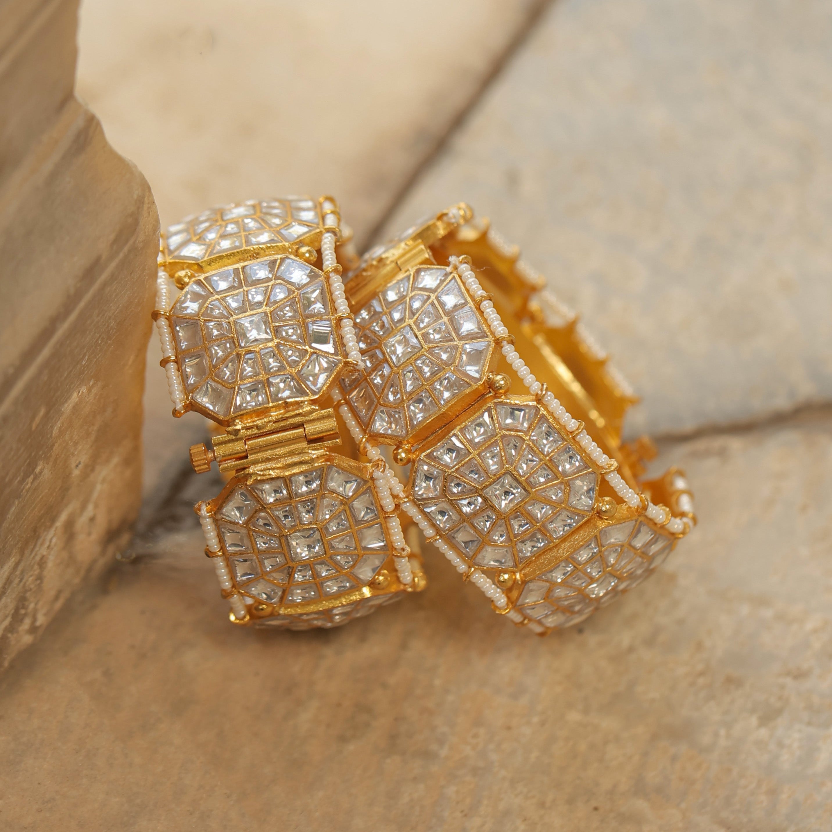 MDB359- White Colour Gold Plated Jadau Kundan Thappa Bangle