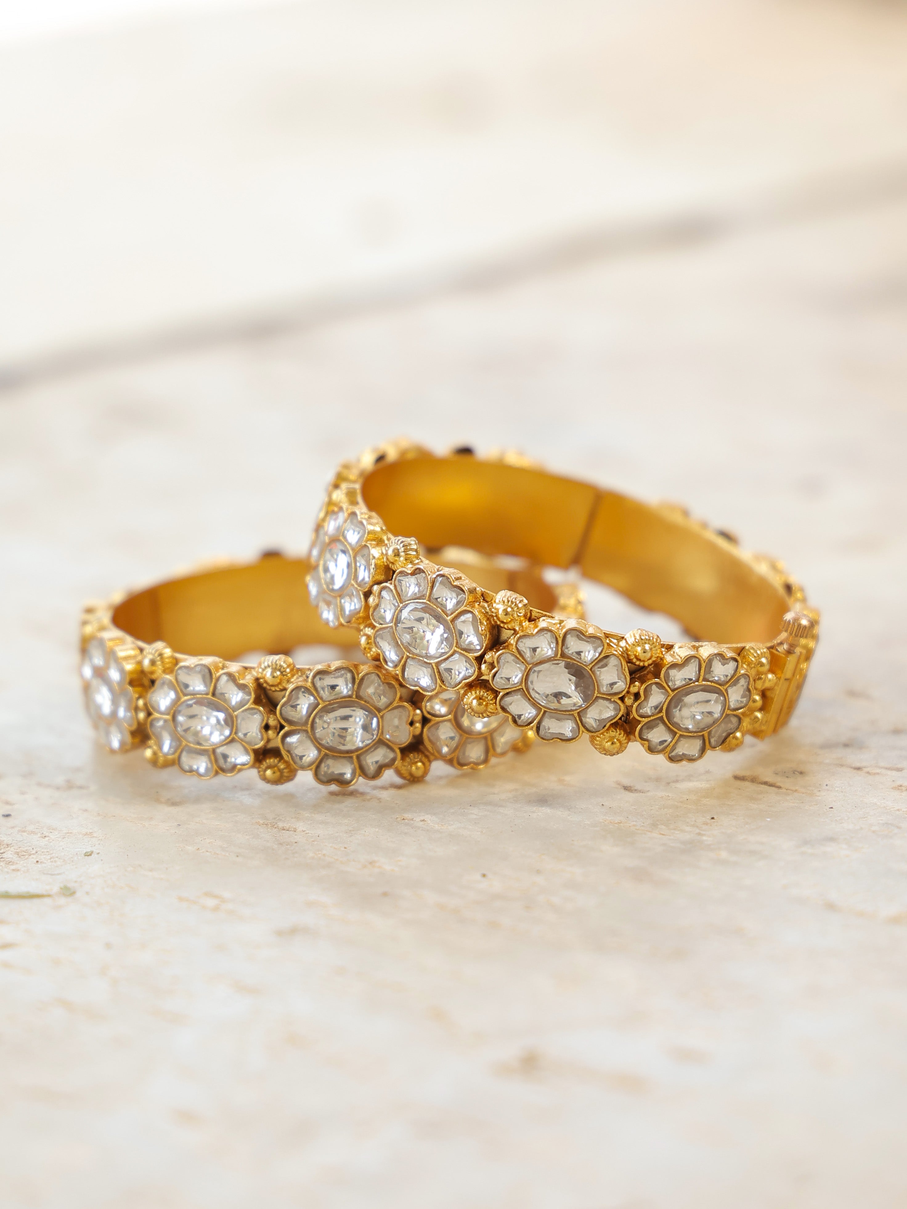 MDB357- White Colour Gold Plated Jadau Kundan Thappa Bangle