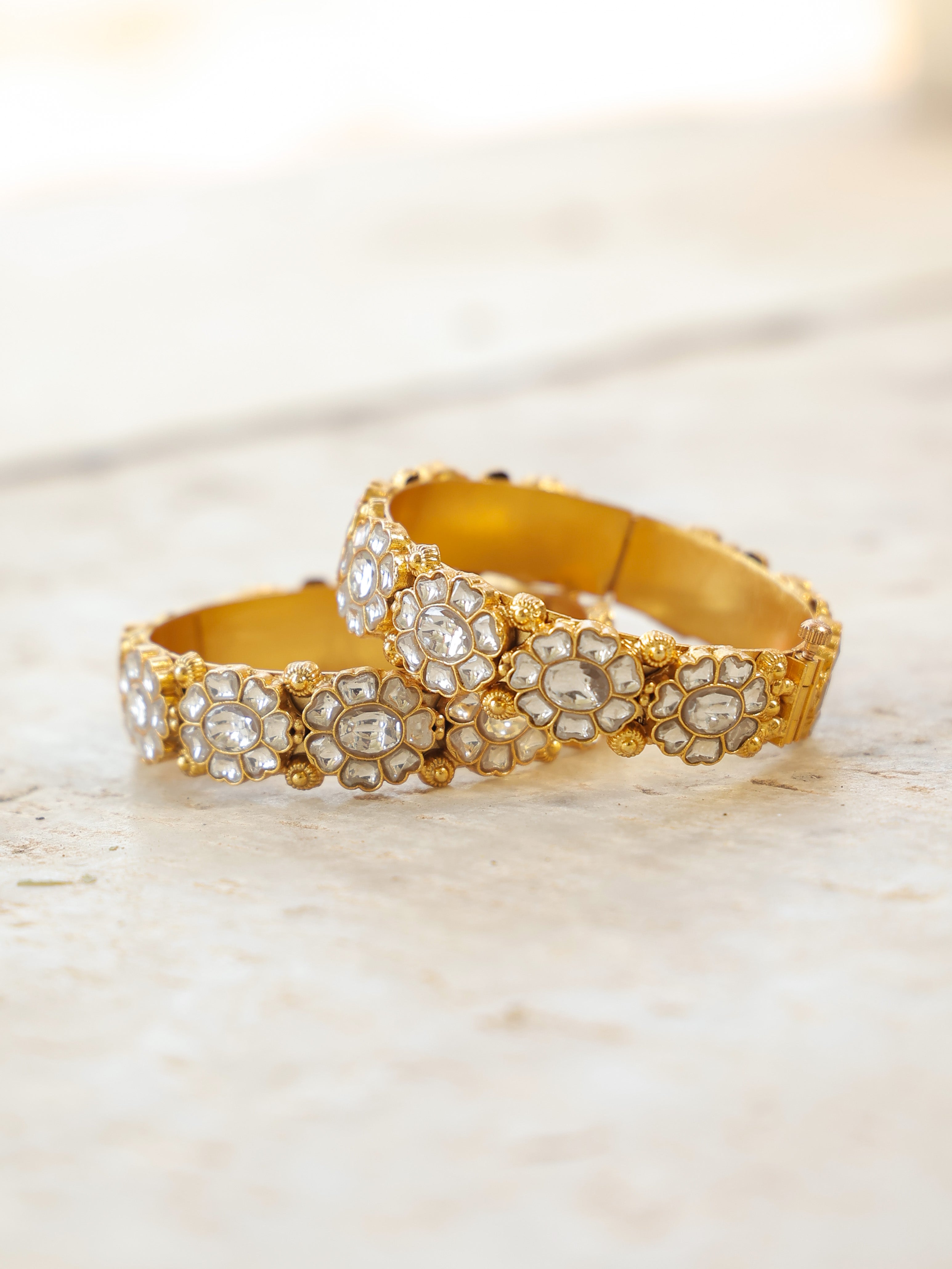 MDB357- White Colour Gold Plated Jadau Kundan Thappa Bangle