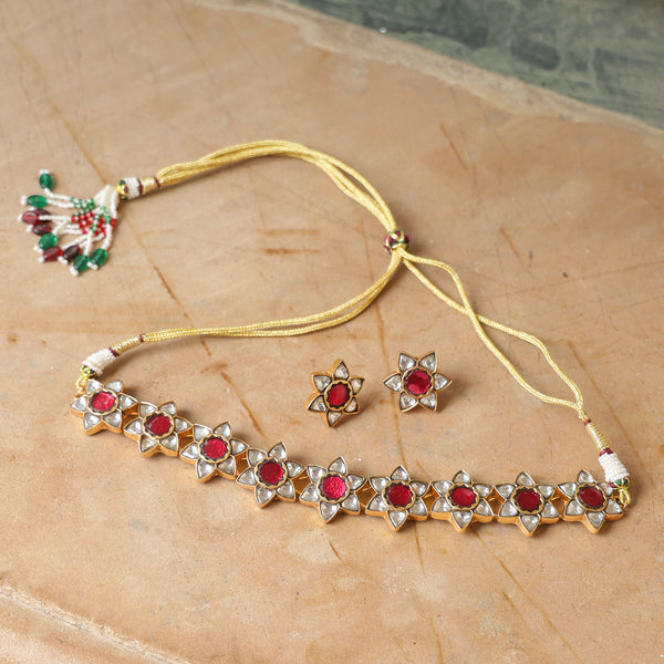 MDN933- White and Pink Colour Gold Plated Jadau Kundan Thappa Choker Set