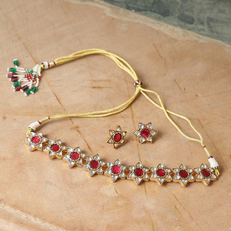 MDN933- White and Pink Colour Gold Plated Jadau Kundan Thappa Choker Set