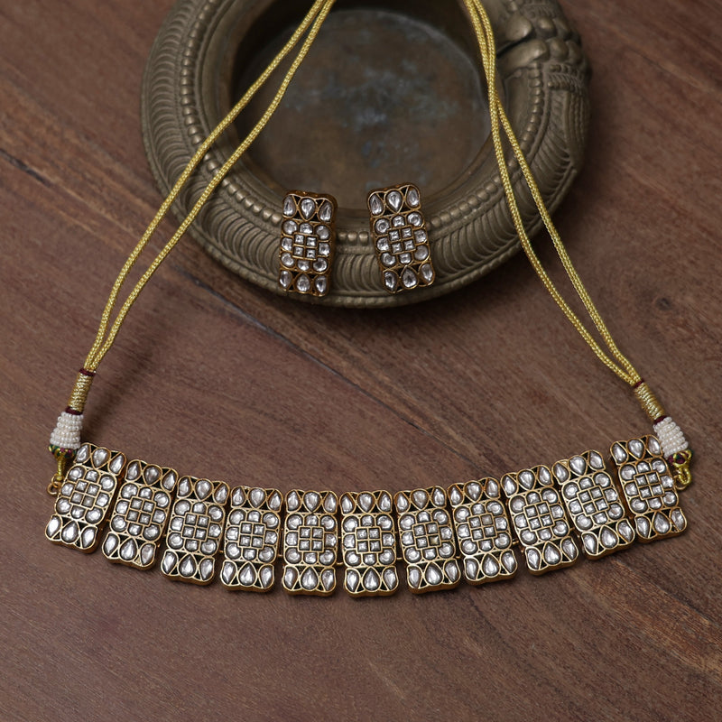 MDN785- White Colour Gold Plated Jadau Kundan Thappa Necklace Set
