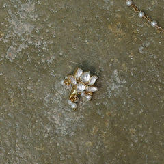 MDNA240- White Colour Gold Plated Jadau Kundan Lotus Motif Nose Pin