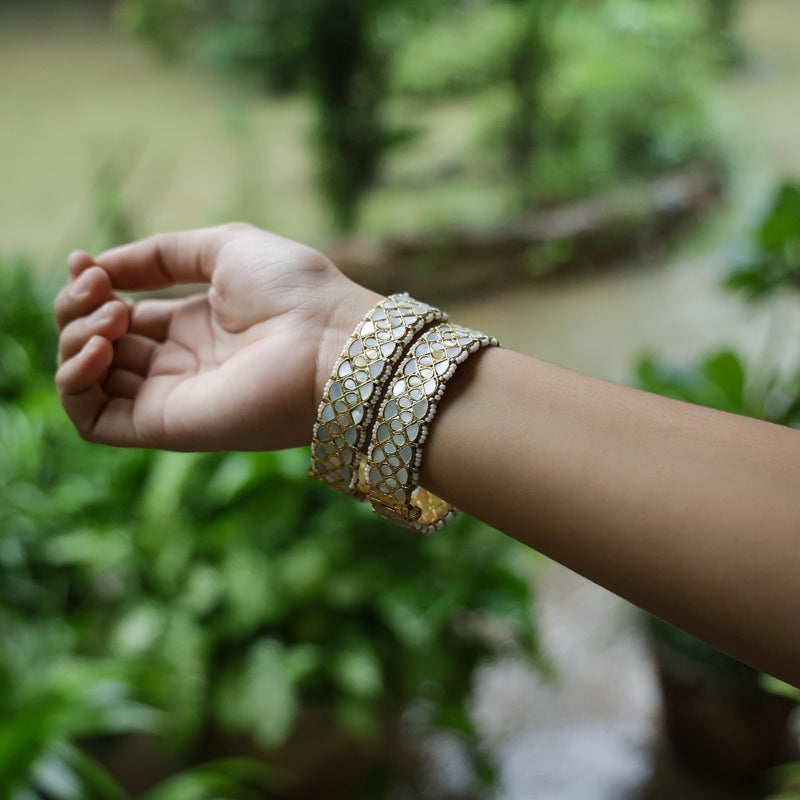 MDB066- White Colour Gold Plated Mother of Pearl Bangles