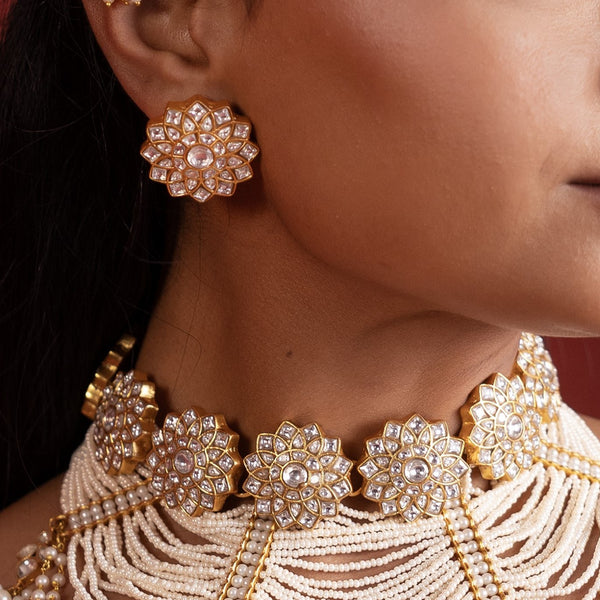 MDN912- White Colour Gold Plated Jadau Kundan Thappa Choker Set