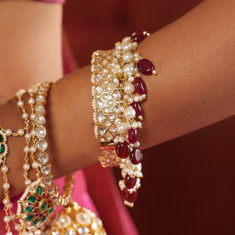MDB952- White and Red Colour Gold Plated Jadau Kundan Bangle