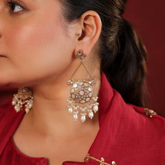 MDE983- White Colour Gold Plated Mother of Pearl Earrings