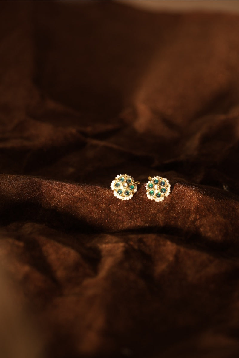 Red and Green Colour Gold Plated Jadau Kundan Flower Motif Earcuff (Bugadi)