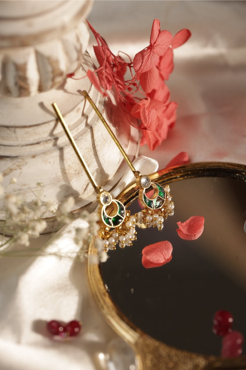 Green and White Colour Gold Plated Jadau Kundan Earcuff (Bugadi)