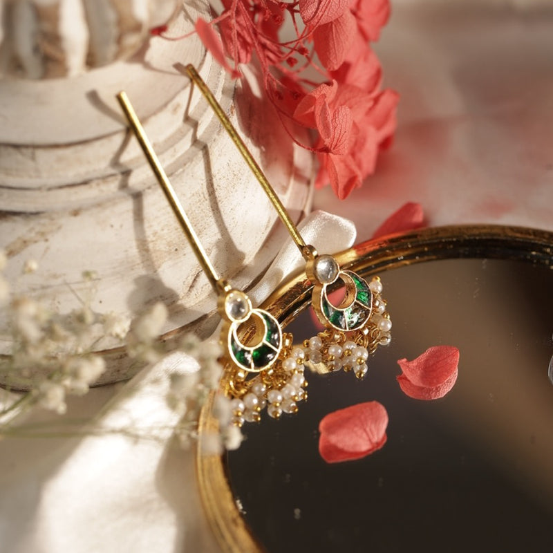 Green and White Colour Gold Plated Jadau Kundan Earcuff (Bugadi)