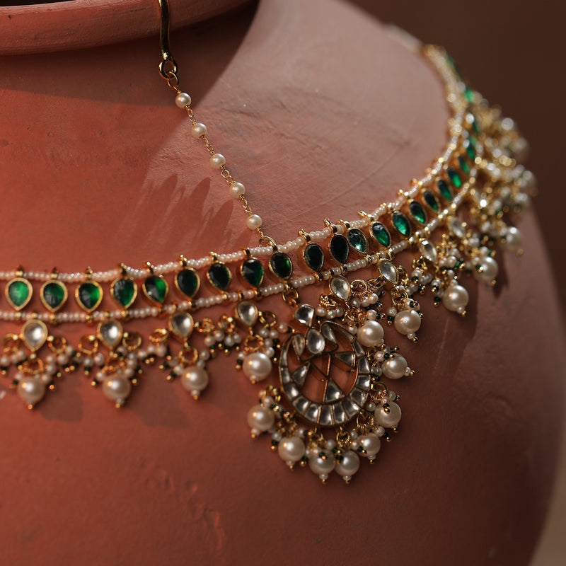 Green and White Colour Gold Plated Jadau Kundan Mathapatti