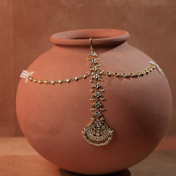 White Colour Gold Plated Jadau Kundan Mathapatti