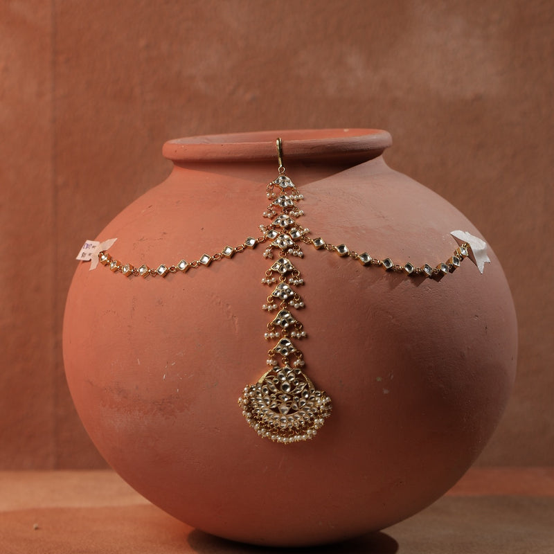 White Colour Gold Plated Jadau Kundan Mathapatti