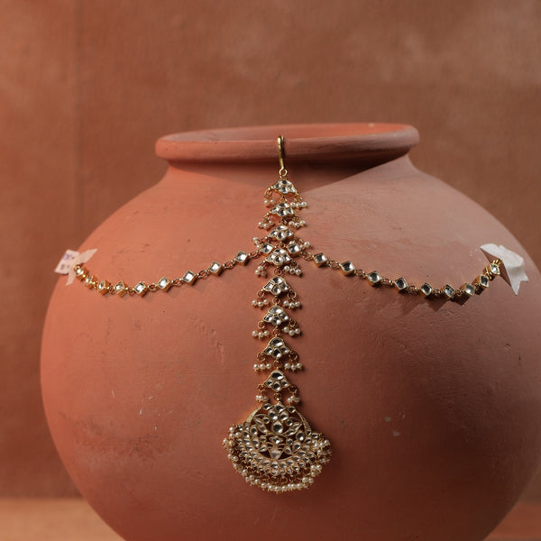 White Colour Gold Plated Jadau Kundan Mathapatti