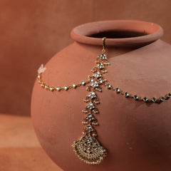 White Colour Gold Plated Jadau Kundan Mathapatti
