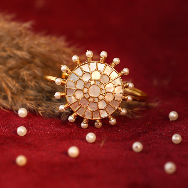 MDB642- White Colour Gold Plated Mother of Pearl Bracelet