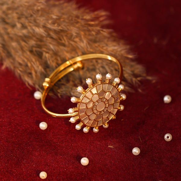 MDB642- White Colour Gold Plated Mother of Pearl Bracelet