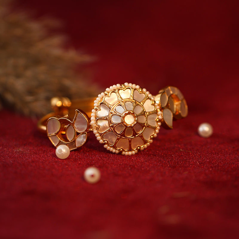 MDB643- White Colour Gold Plated Mother of Pearl Bracelet
