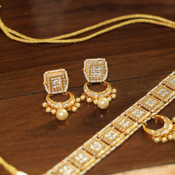 MDN021- White Colour Gold Plated Thappa Jadau Kundan Choker Set