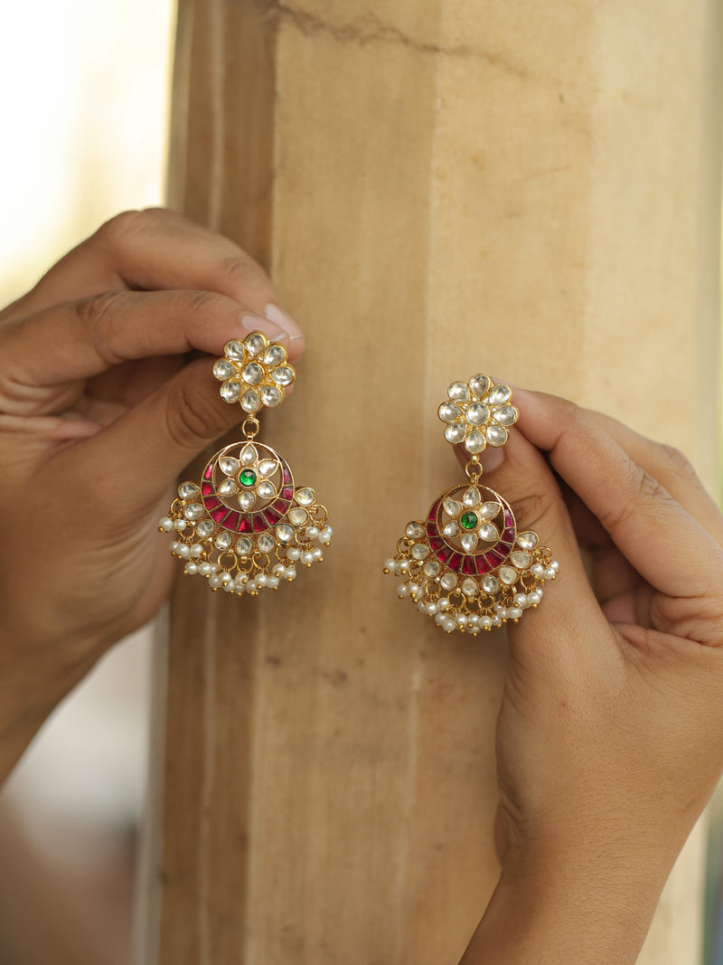 White and Red Colour Gold Plated Jadau Kundan Choker Set