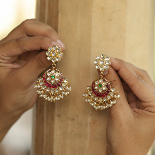 MDN336- White and Red Colour Gold Plated Jadau Kundan Choker Set