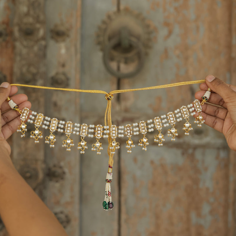 MDN337- White Colour Gold Plated Jadau Kundan Choker Set
