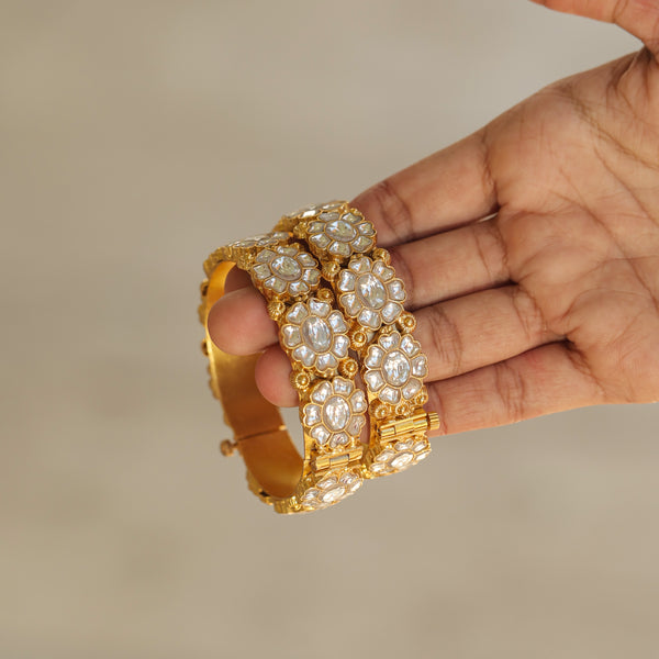 MDB357- White Colour Gold Plated Jadau Kundan Thappa Bangle