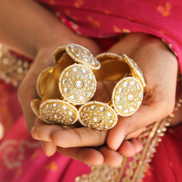 MDB413- White Colour Gold Plated Jadau Kundan Thappa Bangle
