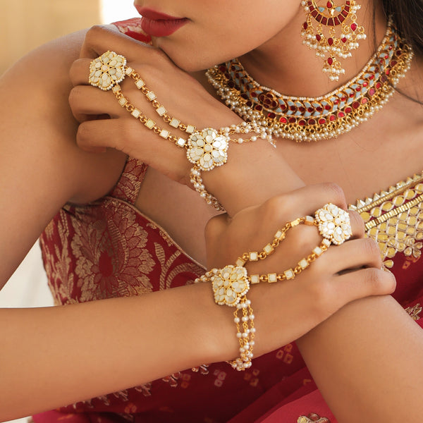 MDHP408- White Colour Gold Plated Mother of Pearl Hathphool
