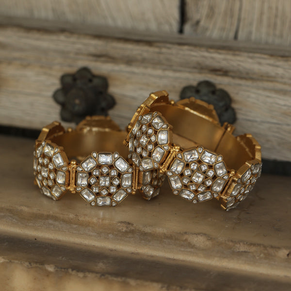 MDB358- White Colour Gold Plated Jadau Kundan Thappa Bangle