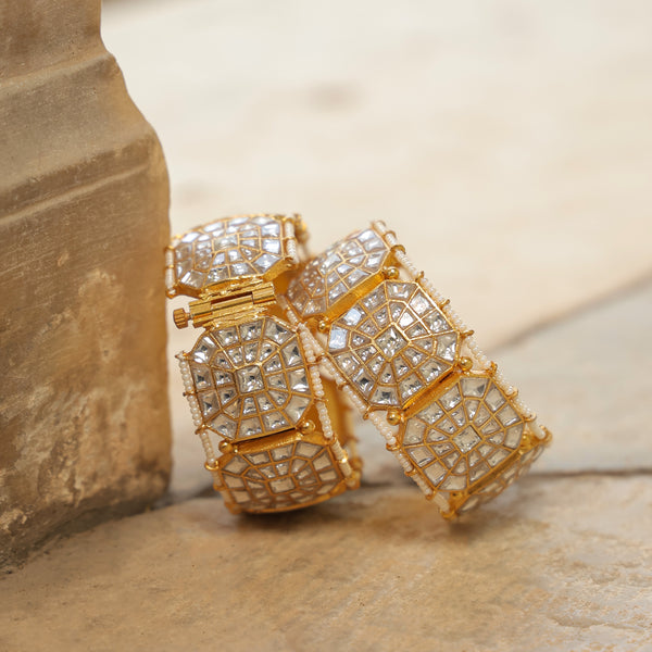 MDB359- White Colour Gold Plated Jadau Kundan Thappa Bangle