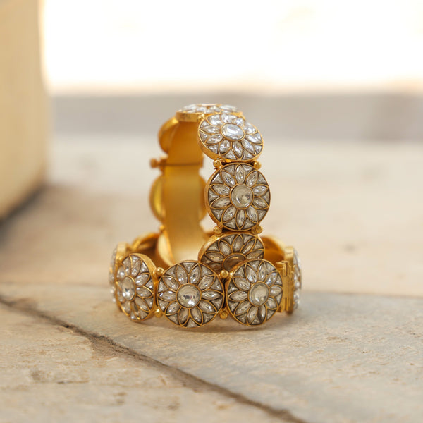 MDB361- White Colour Gold Plated Jadau Kundan Thappa Bangle