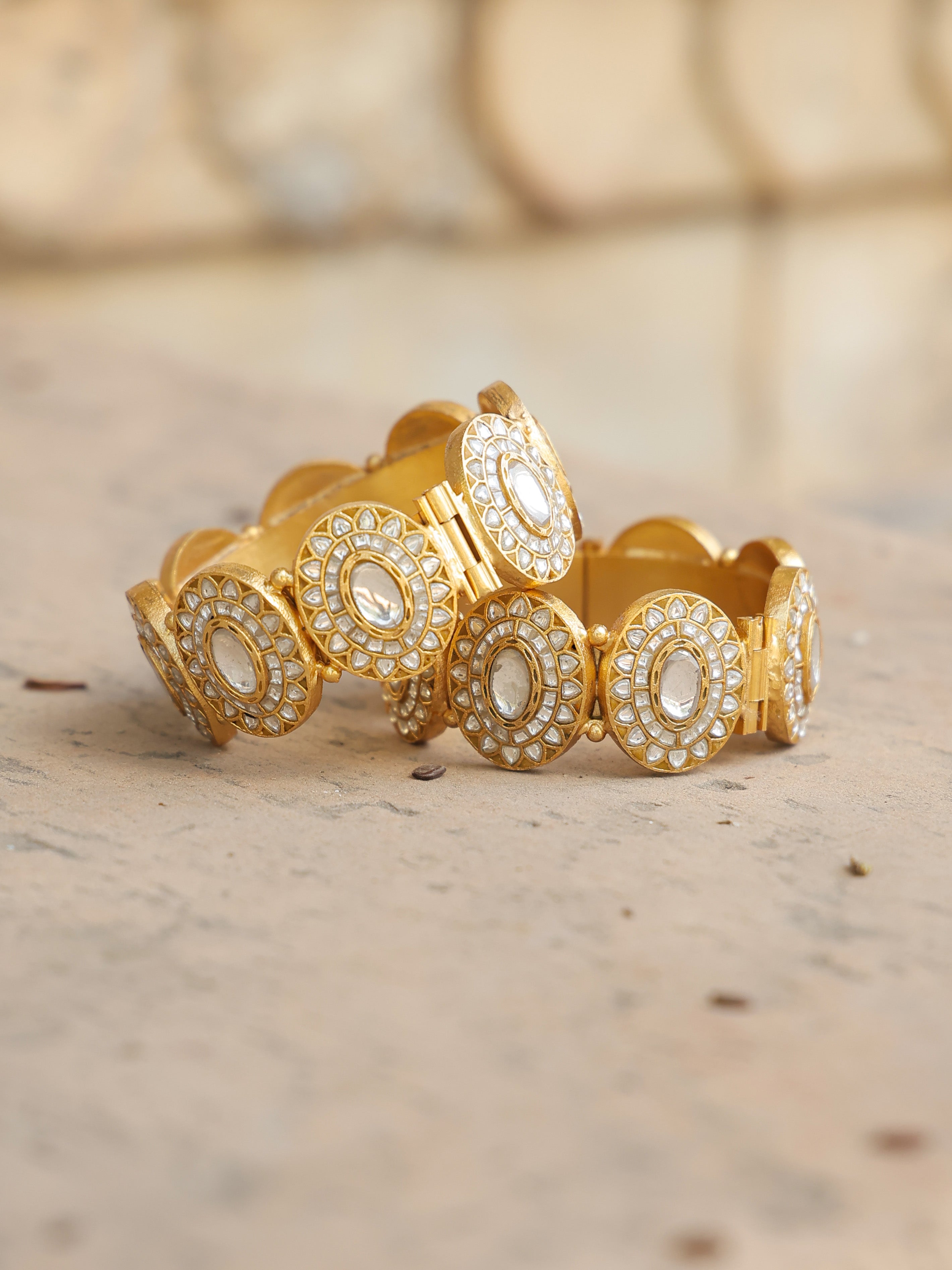 MDB356- White Colour Gold Plated Jadau Kundan Thappa Bangle