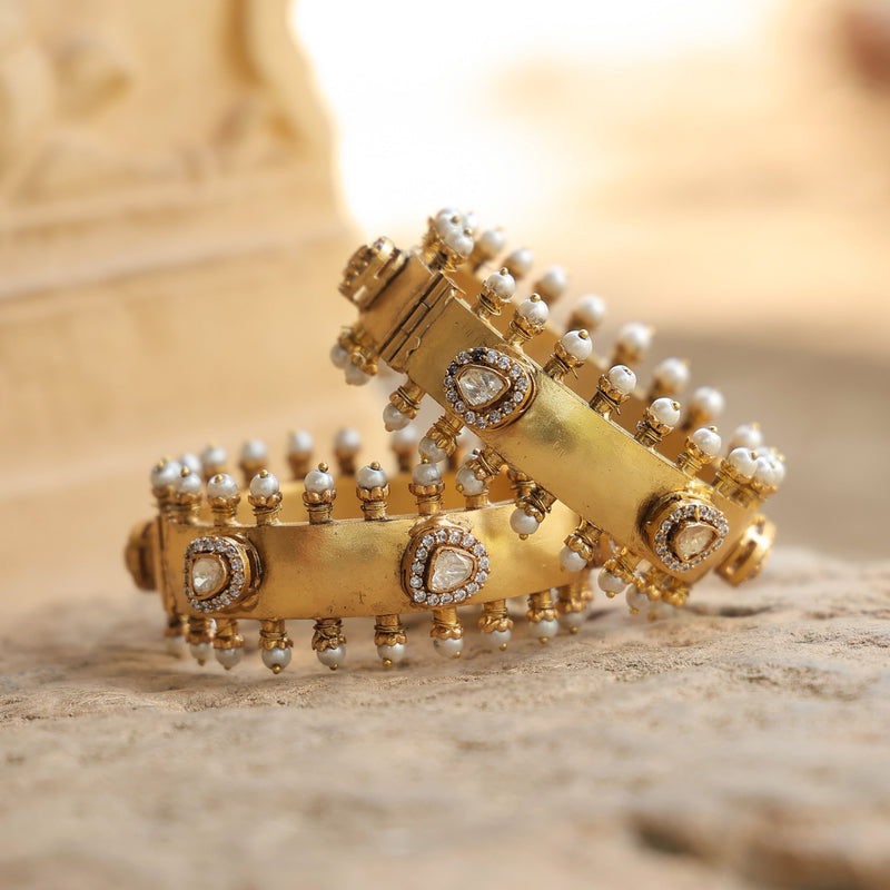 MDB367- White Colour Gold Plated Jadau Kundan Thappa Bangle