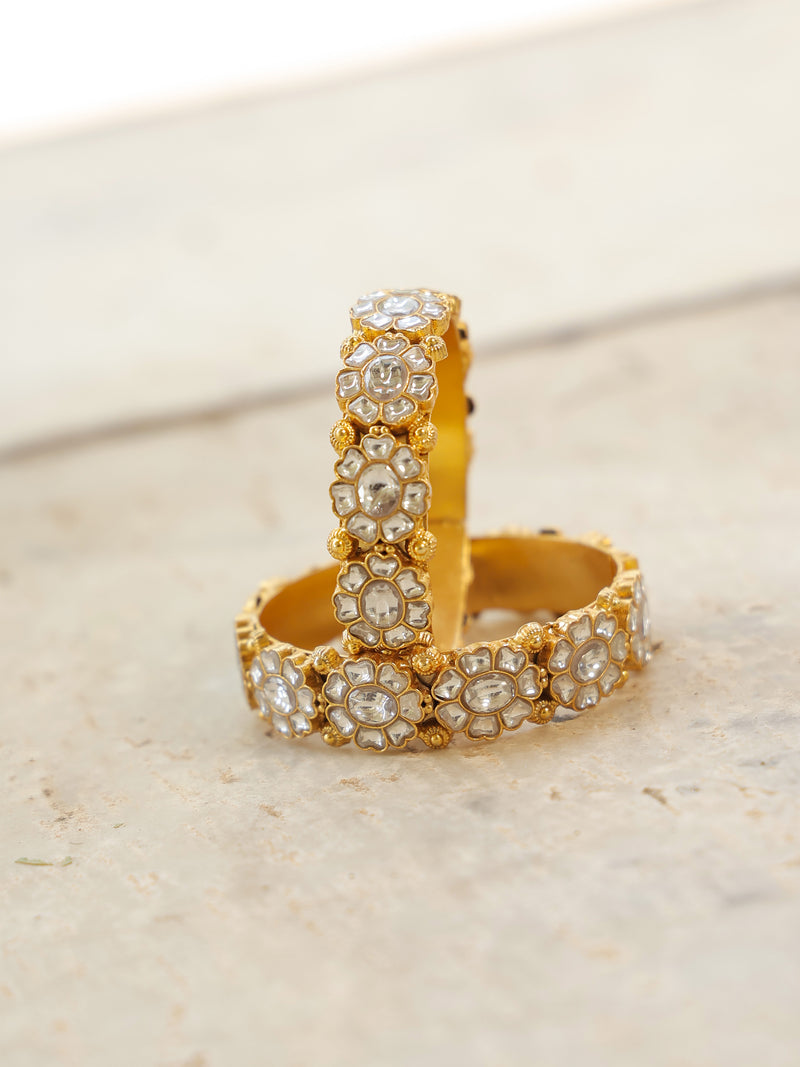 White Colour Gold Plated Jadau Kundan Thappa Bangle