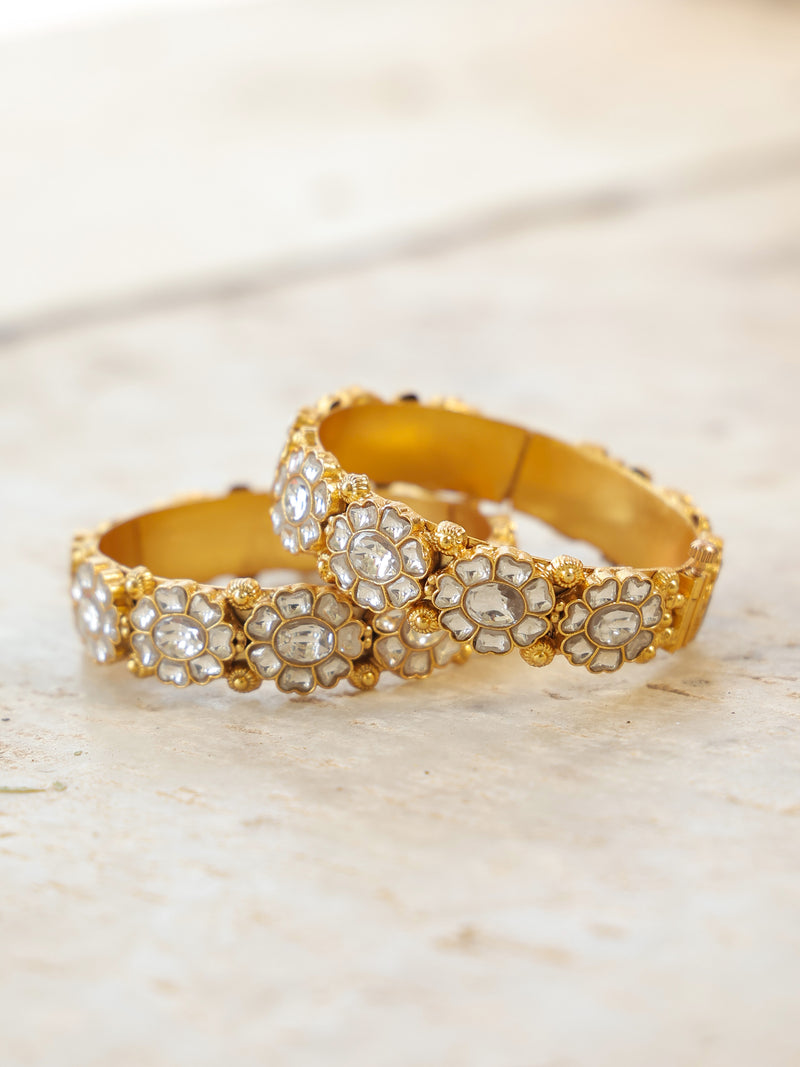 White Colour Gold Plated Jadau Kundan Thappa Bangle