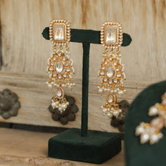 MDN341- White Colour Gold Plated Jadau Kundan Choker Set