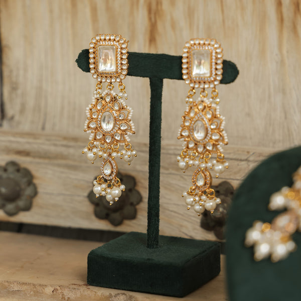 MDN341- White Colour Gold Plated Jadau Kundan Choker Set