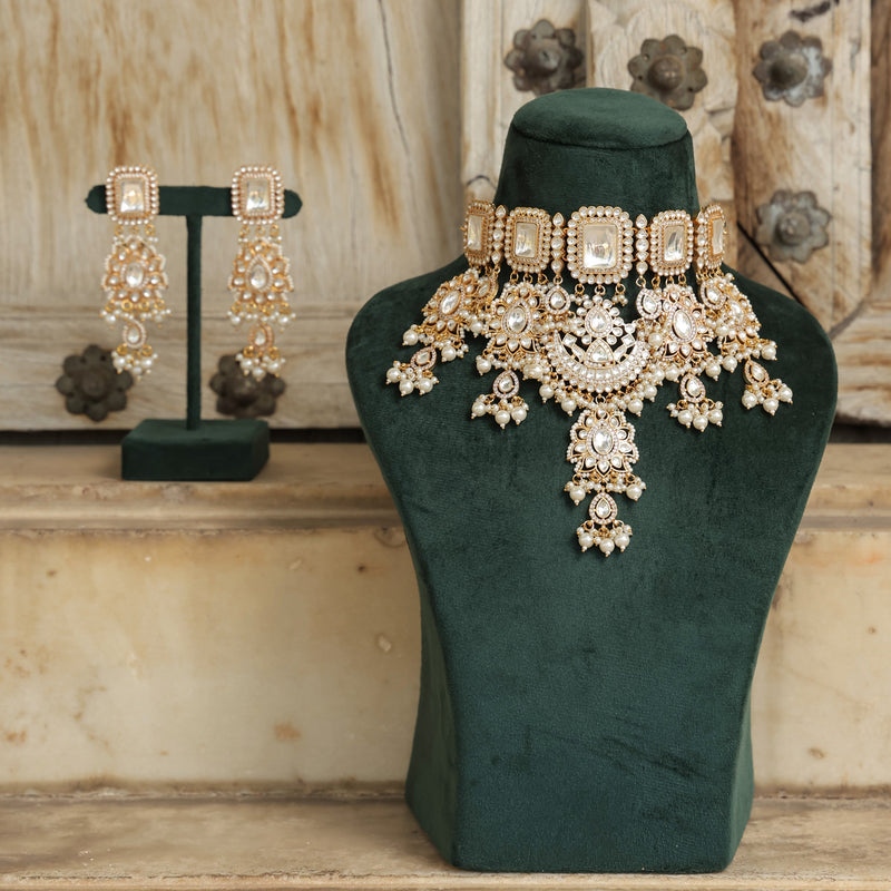 MDN341- White Colour Gold Plated Jadau Kundan Choker Set