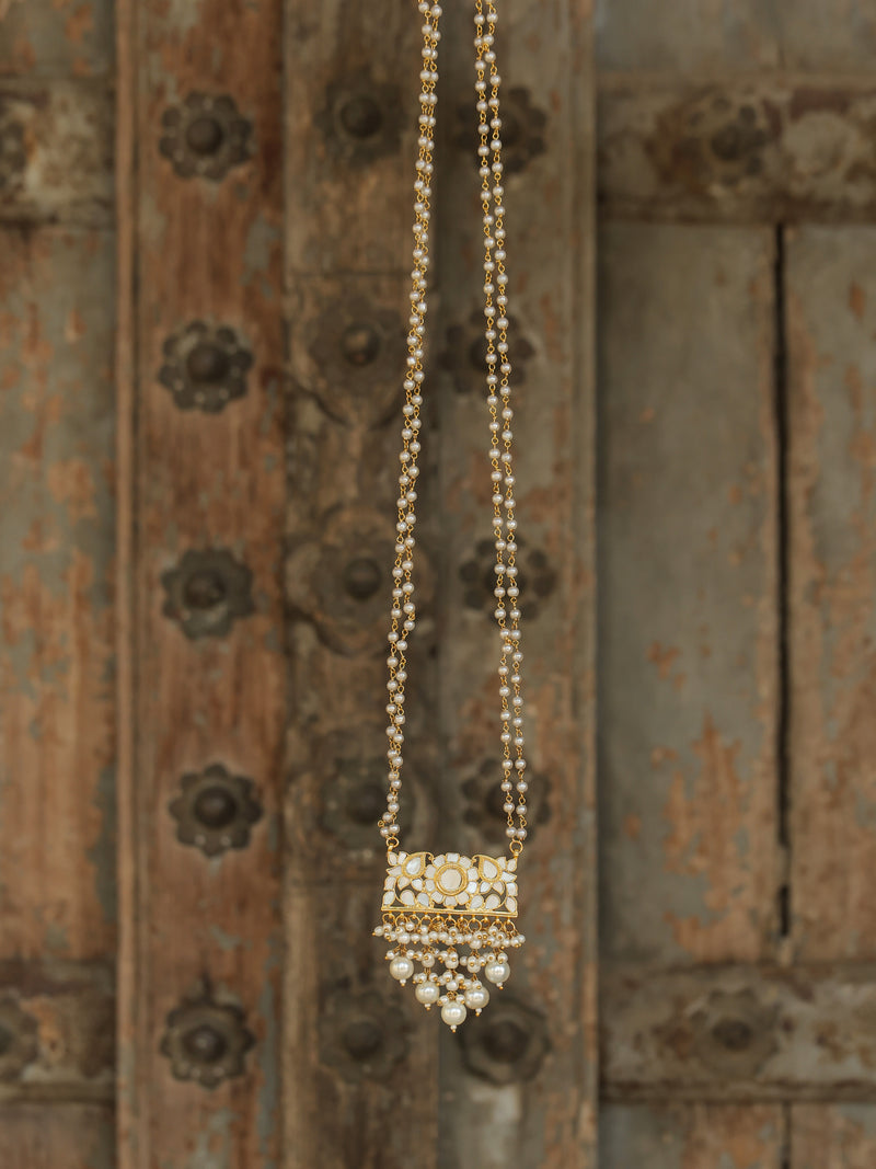 White Colour Gold Plated Mother of Pearl Pendant Set