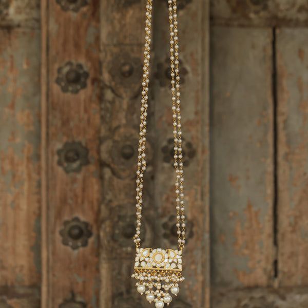 MDN342- White Colour Gold Plated Mother of Pearl Pendant Set