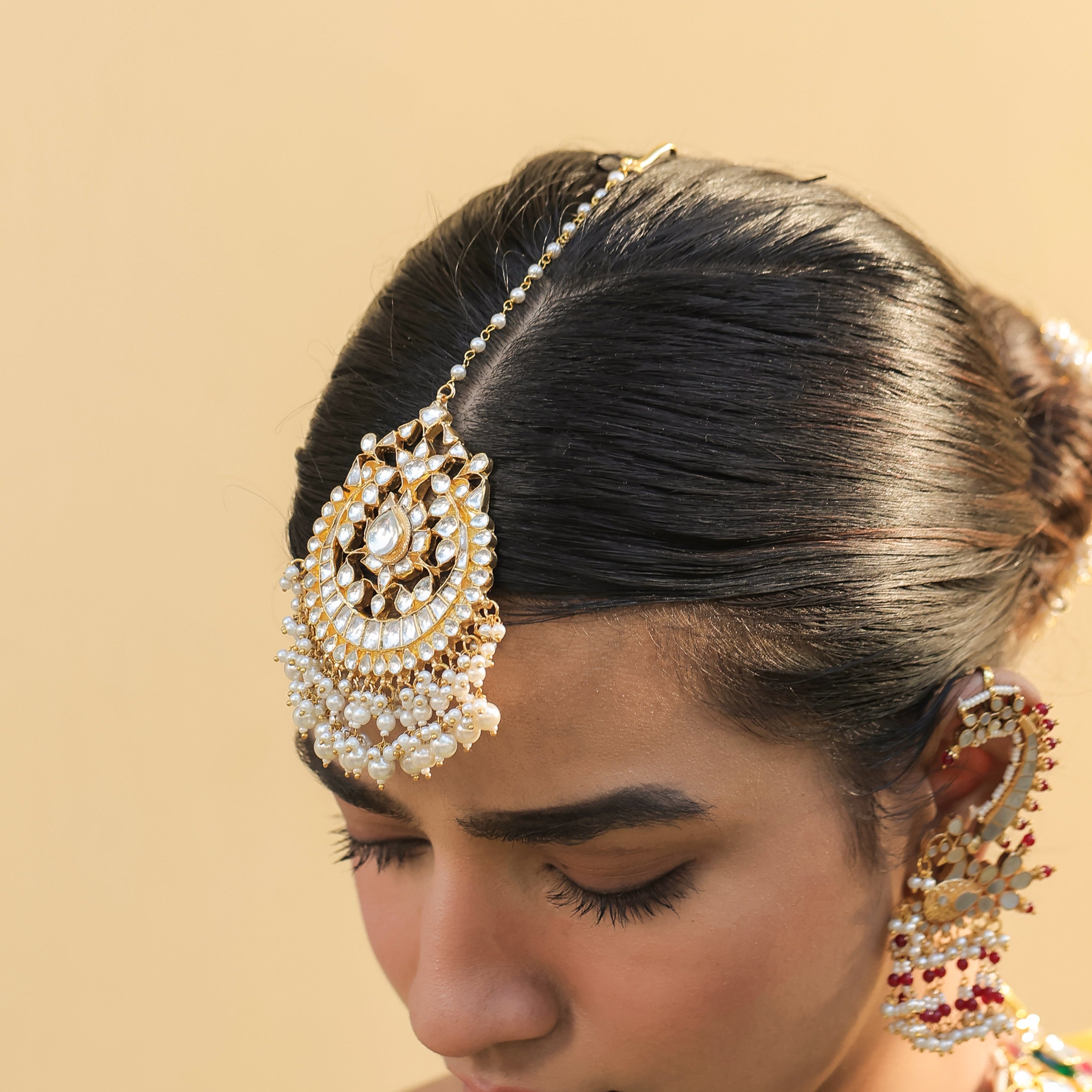 MDT418- White Colour Gold Plated Jadau Kundan Tika