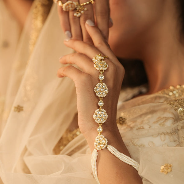 White Colour Gold Plated Jadau Kundan Flower Motif Hathphool