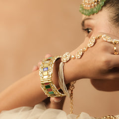White Colour Gold Plated Jadau Kundan Flower Motif Hathphool