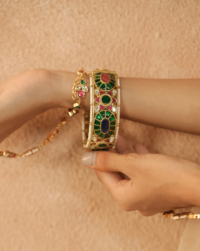 Multi Colour Gold Plated Jadau Kundan Thappa Bangle