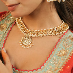 White Colour Gold Plated Jadau Kundan Necklace Set
