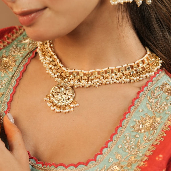White Colour Gold Plated Jadau Kundan Necklace Set